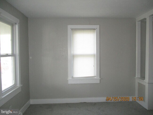 Building Photo - 334 N Governors Ave