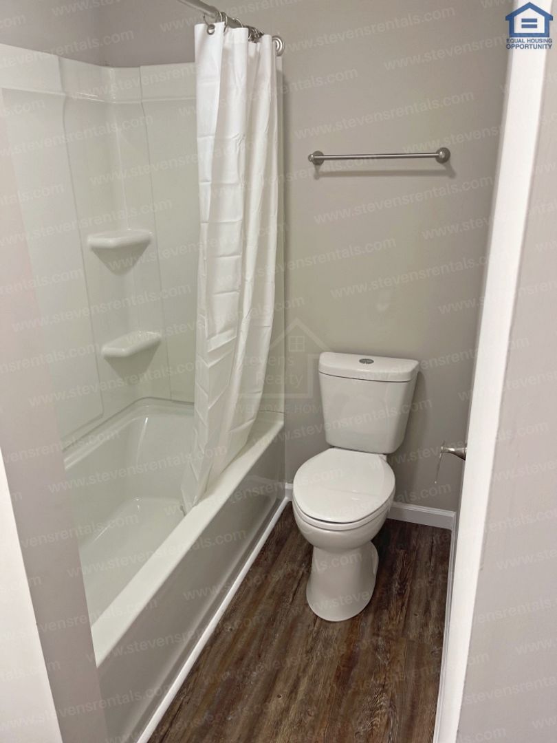 Building Photo - 107 Walker St