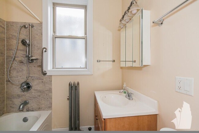 Building Photo - 4700 N Winchester Ave