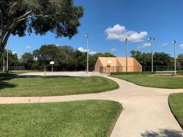 Building Photo - 913 9th Way