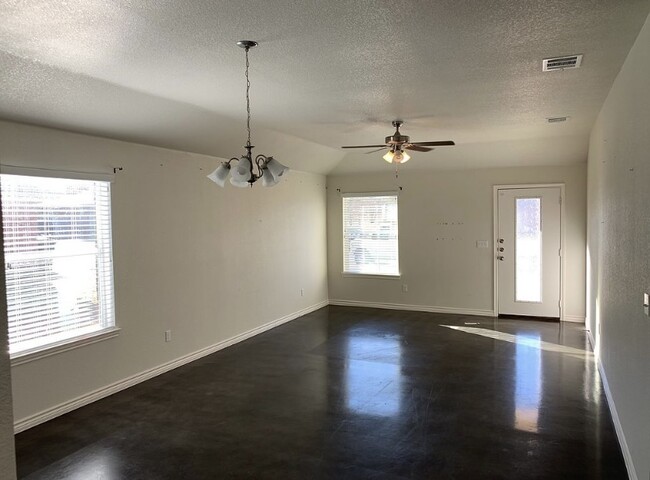 Living room - 1600 Van Zanten Dr