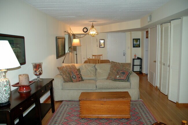 livingroom / diningroom - 1320 21st St NW