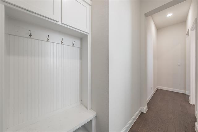 Building Photo - 8075 Sunflower Ln