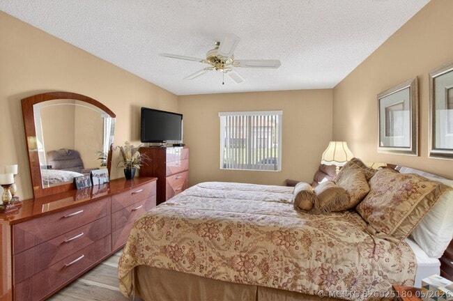 Building Photo - 8697 Sunbird Pl