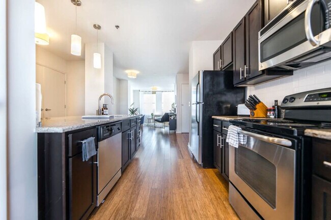 Building Photo - 401 Cherry St