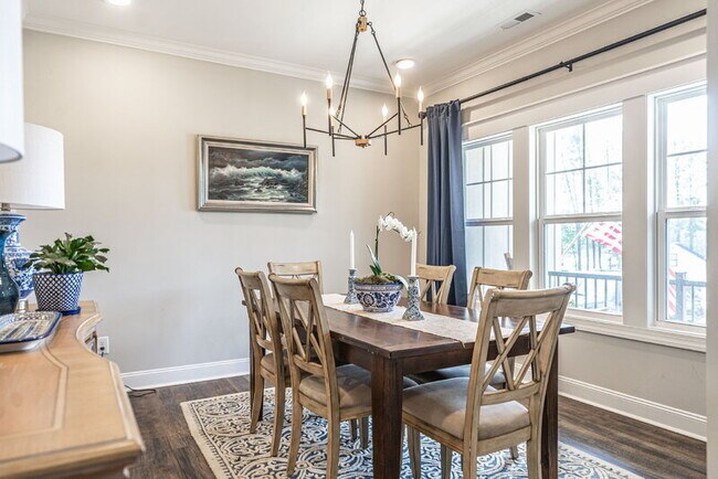 Building Photo - 156 Lakeview Dr