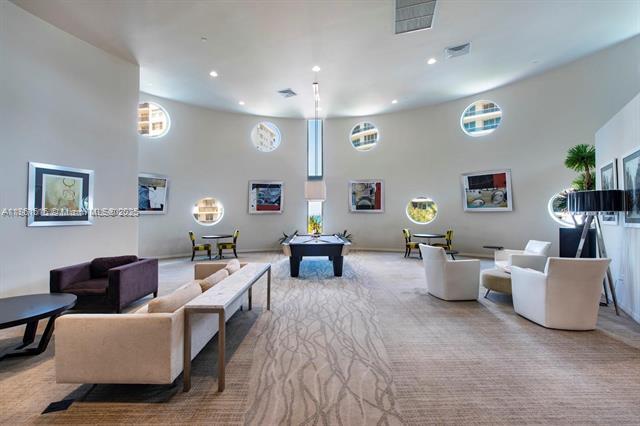 Building Photo - 6000 Collins Ave