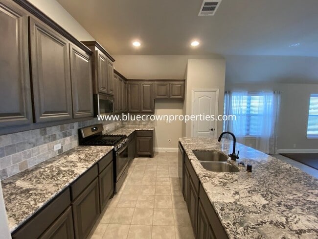 Building Photo - 5211 Pentridge Dr