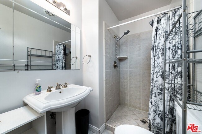 Building Photo - 5232 Corteen Pl