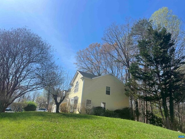 Building Photo - 901 Royer Dr