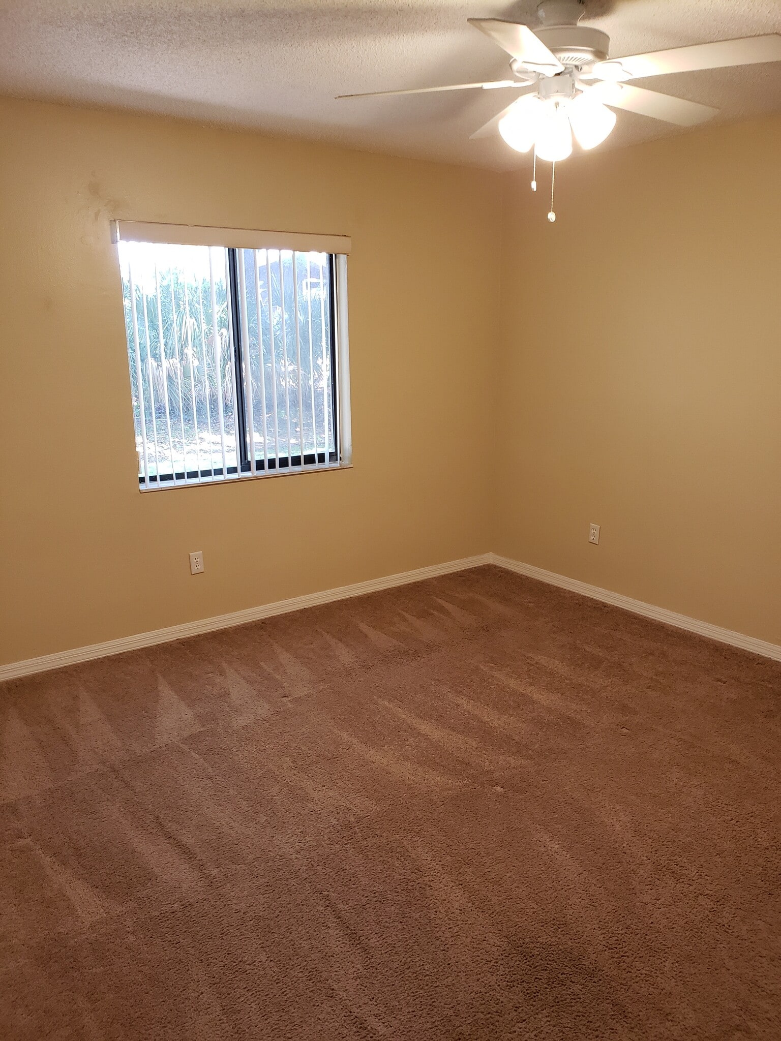 Building Photo - 2330 Fox Hollow Dr