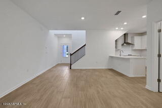 Building Photo - 5 FL-5