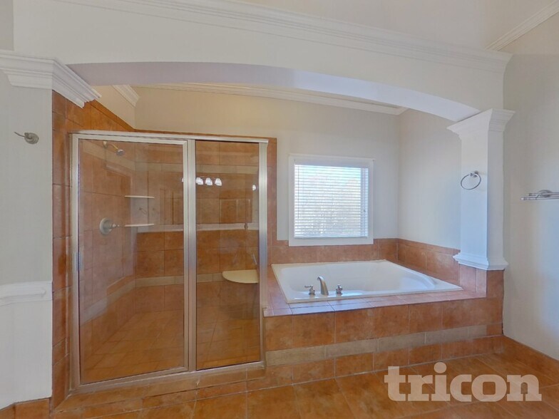 Building Photo - 3620 Little Spring Dr