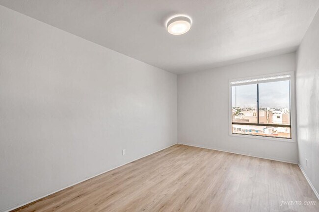 Building Photo - 80 Terra Vista Ave