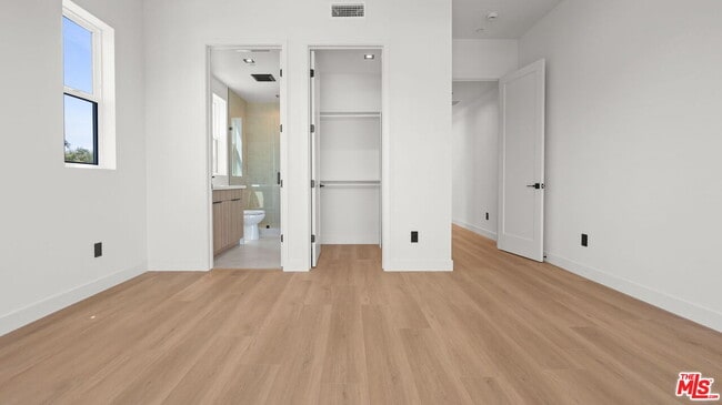 Building Photo - 10844 Peach Grove St