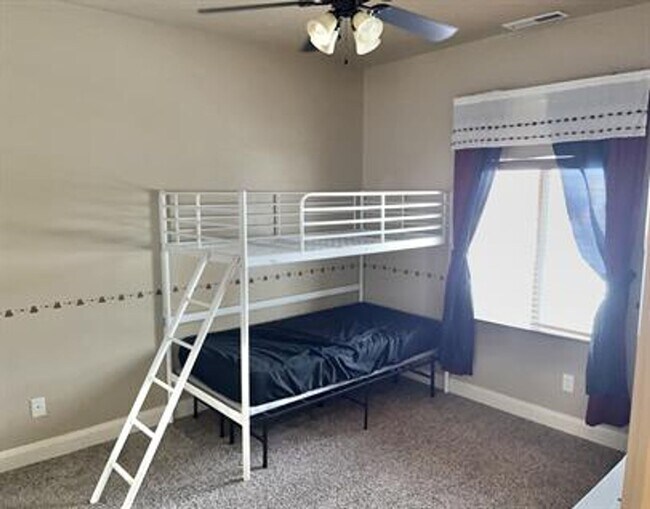 Building Photo - Beautiful Single Family Home