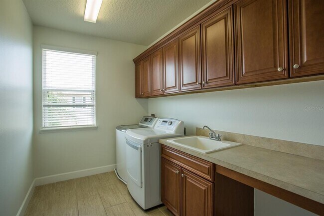 Building Photo - 12227 Regal Lily Ln