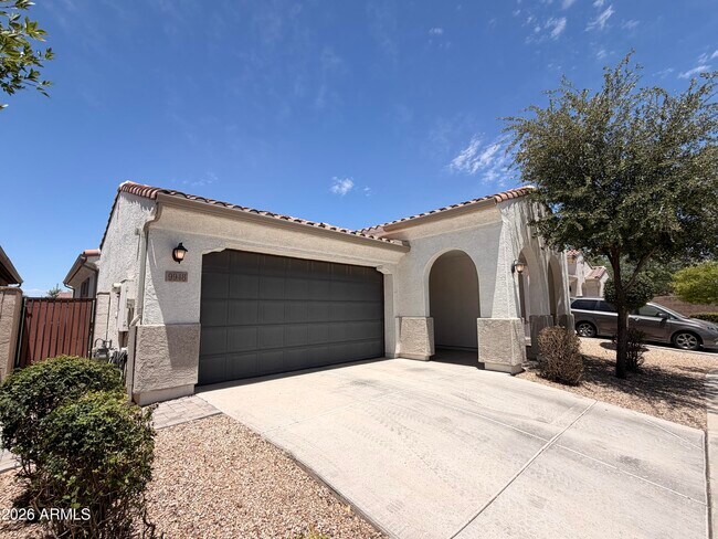 Building Photo - 9948 E Thornbush Ave