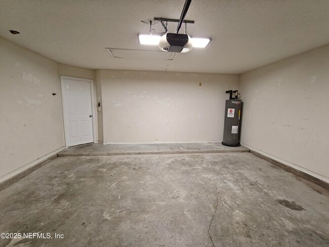 Building Photo - 1250 Bedrock Dr