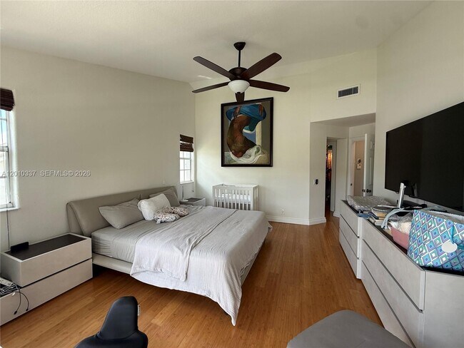 Building Photo - 1070 Capistrano