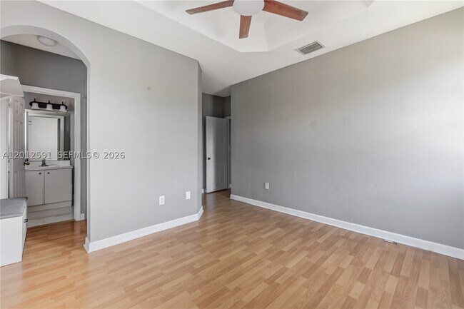 Building Photo - 3375 NE 15th Dr