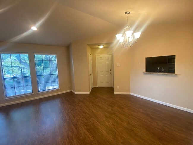 Building Photo - Awesome Condo in Plano! Available 6/6/22
