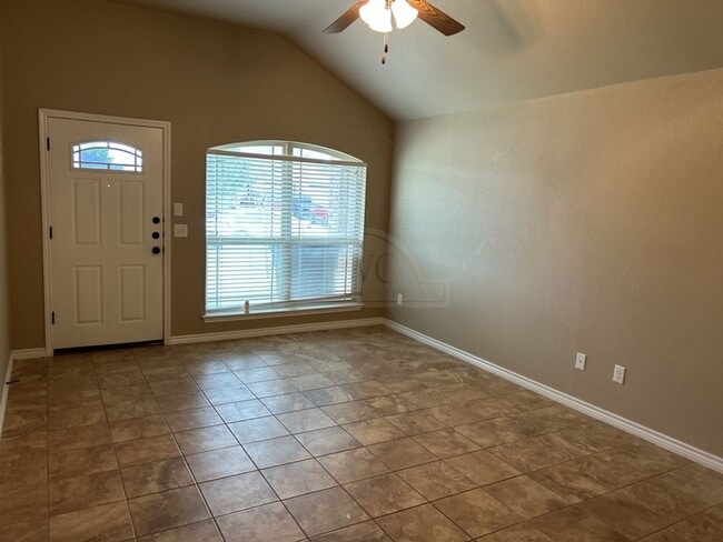 Building Photo - 406 Sladecek Dr