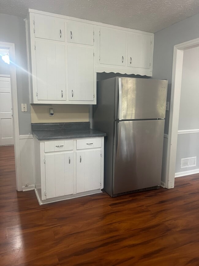 Building Photo - 1675 Oak Ridge Way NW