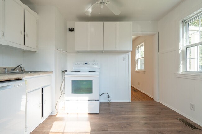 Building Photo - 29 Fiske St