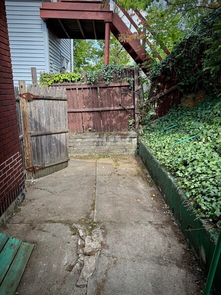 Back Patio - 2024 Perrysville Ave