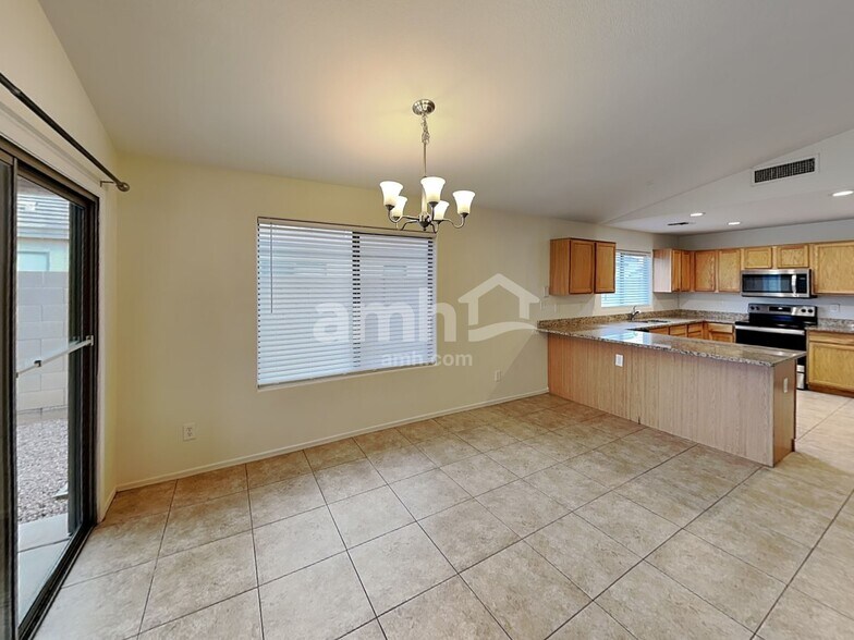 Building Photo - 14943 N 133rd Ln