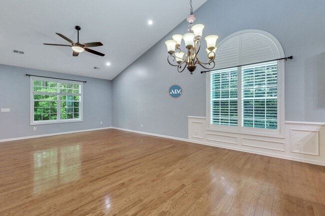 Building Photo - Beautiful Home In The Heart of Bluffton - ...