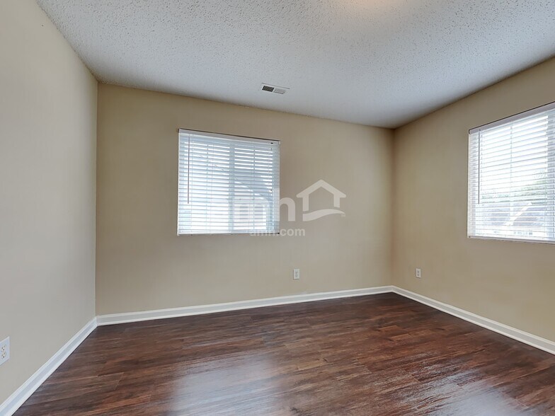 Building Photo - 3345 Wiliton Way