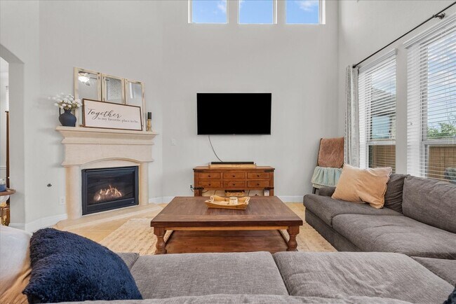 Building Photo - 1636 Longwood Glen Ln