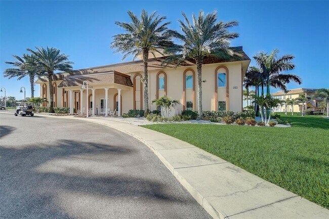 Building Photo - 5108 Brittany Dr S