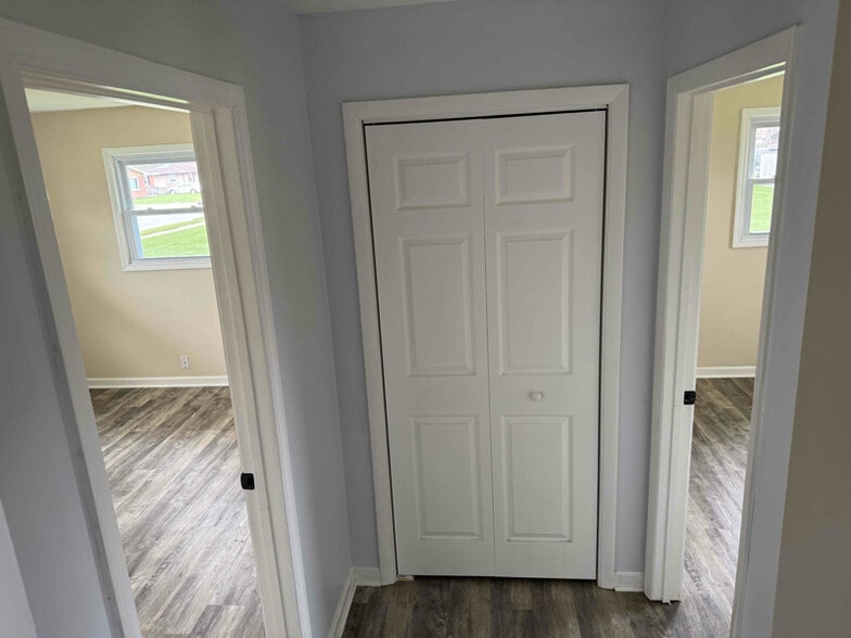 Building Photo - 5602-4 Aspen Ave