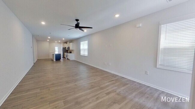 Building Photo - 553 Haywood Glen Dr