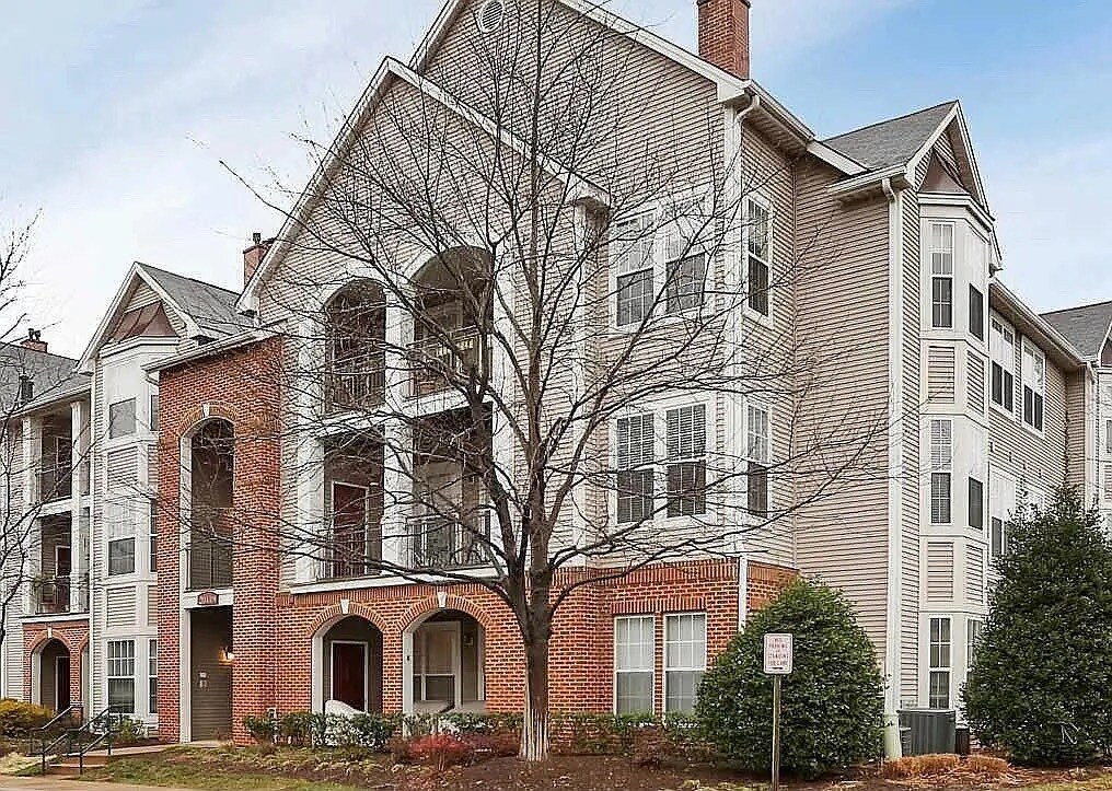 Building Photo - 20419 Riverbend Sq