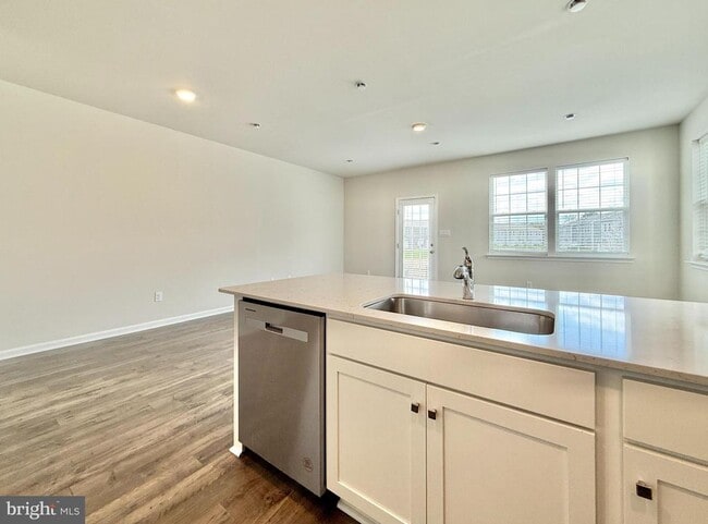 Building Photo - 200 Mazzeo Dr