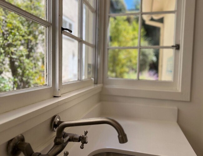 Building Photo - This is a Berkeley Lifestyle. | 3BR | 1.5BA | 1,450 SF | Just Steps from Campus