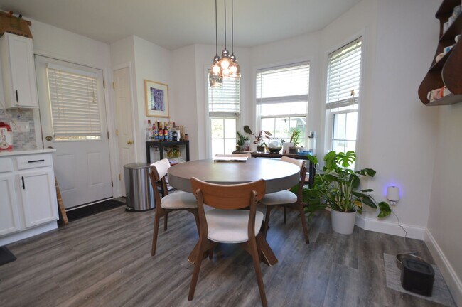 Building Photo - 4505 Whistling Way
