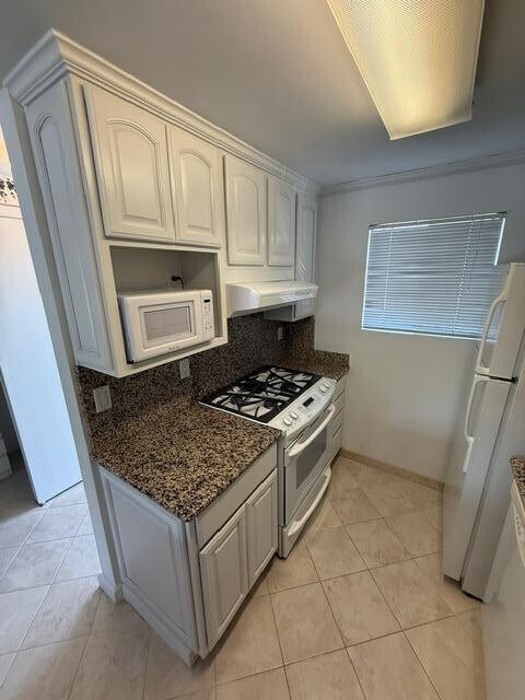 Building Photo - 6125 E Indian School Rd