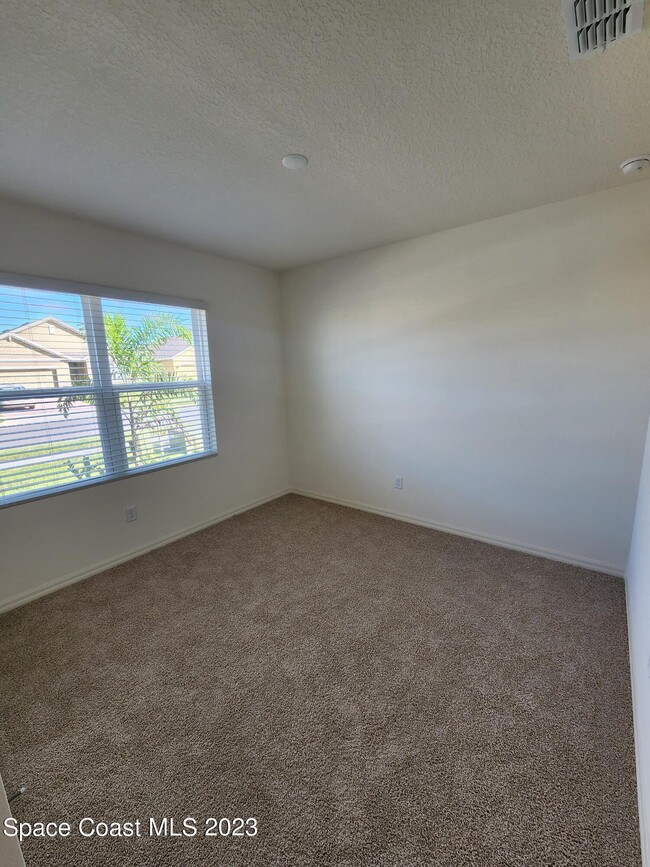 Building Photo - 1232 McFarland Dr