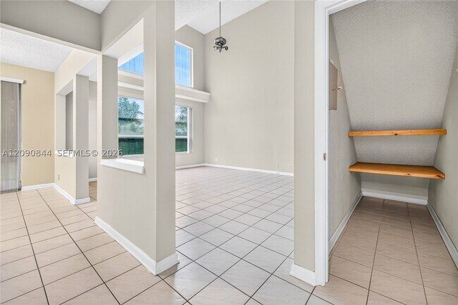 Building Photo - 5868 N Plum Bay Pkwy