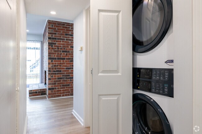 2BR, 2BA - 950SF - Laundry - The Grotto