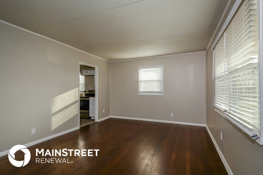 Building Photo - 2357 Englewood Ct