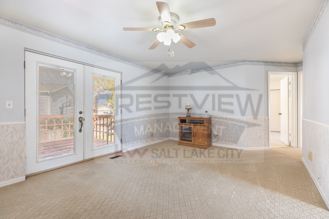 Building Photo - Charming East Sandy Home in a Prime Location