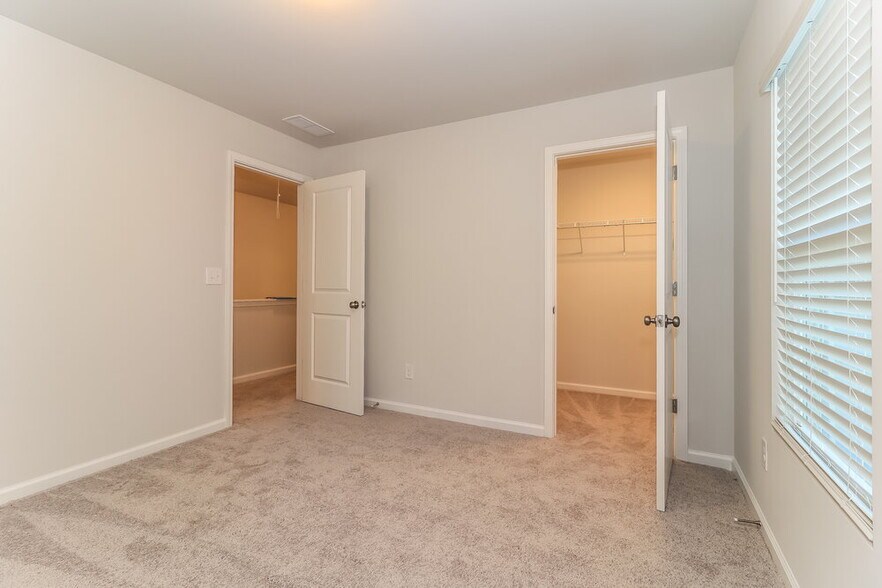 Building Photo - 221 N Fortune Way