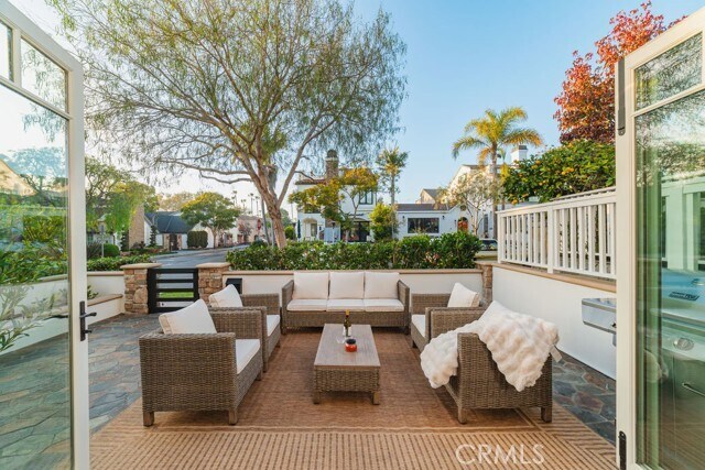 Building Photo - 700 Acacia Ave