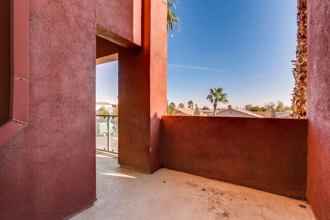 Building Photo - 67 E Agate Ave